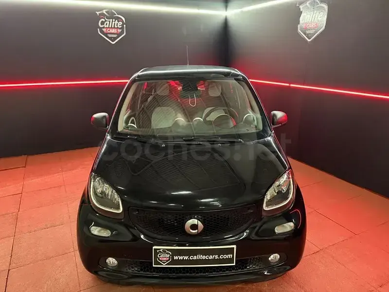 Usado Smart ForFour 90 CV (66 kW) 2019 Negro Utilitario