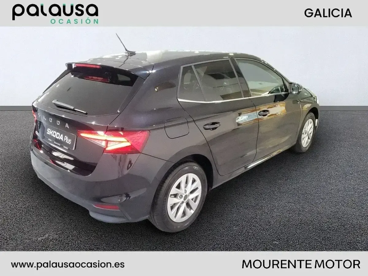 Usado Skoda Fabia Selection 95 CV (69 kW) 2025 Negro Utilitario