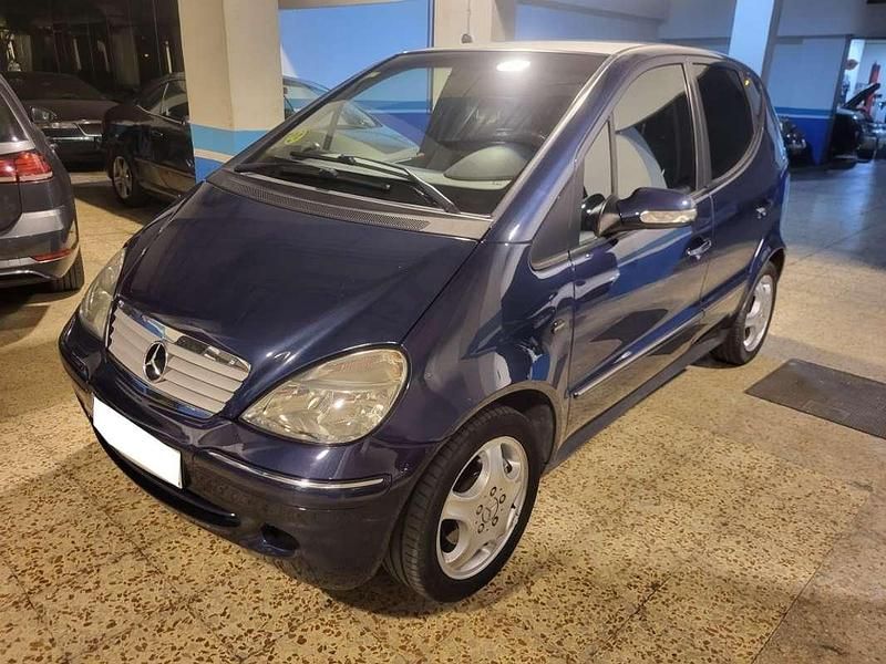 Usado Mercedes A160 102 CV (75 kW) 2004 Azul Utilitario