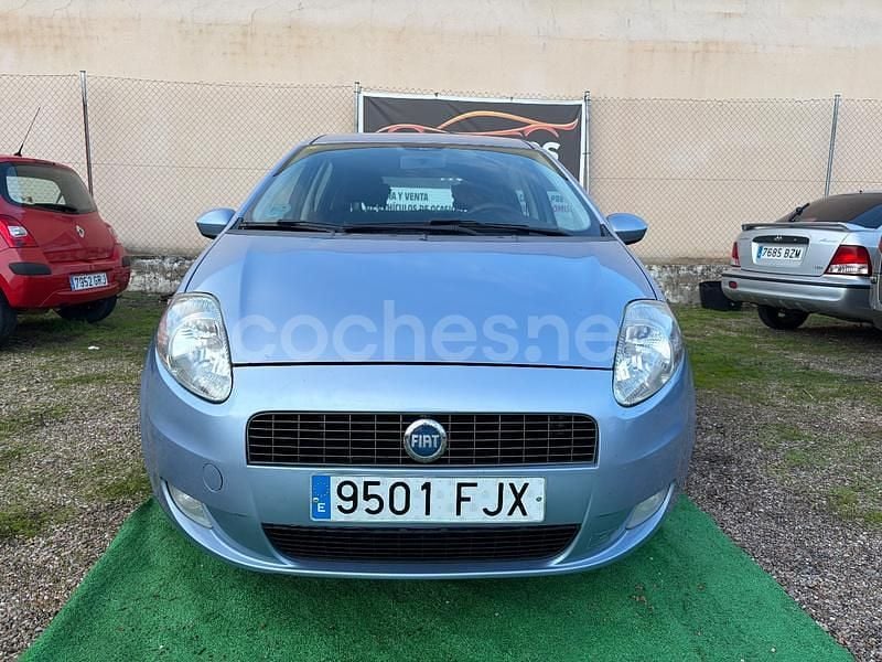 Usado Fiat Grande Punto Dynamic 95 CV (69 kW) 2006 Azul Utilitario