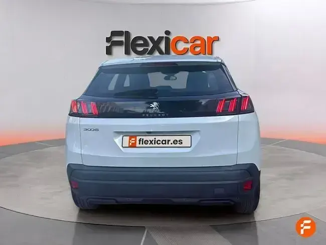 Usado Peugeot 3008 Active 130 CV (95 kW) 2022 Verde SUV