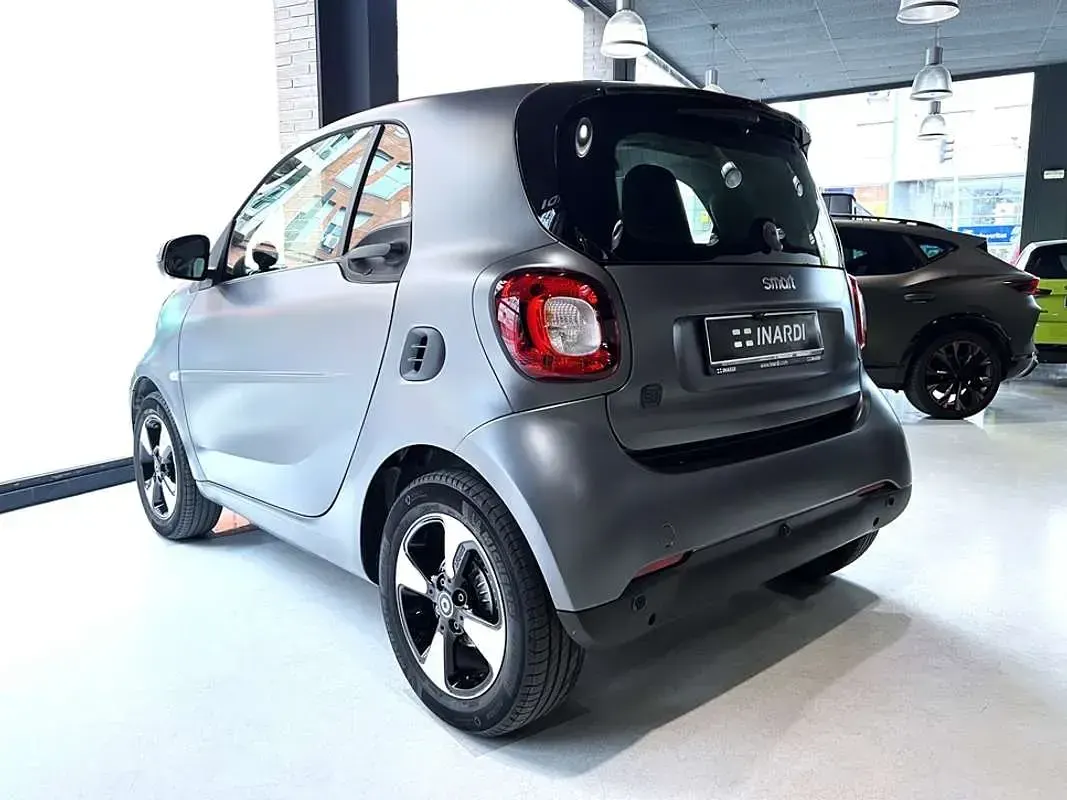 Usado Smart ForTwo Coupé 60 kW (82 CV) 2020 Gris Coupe