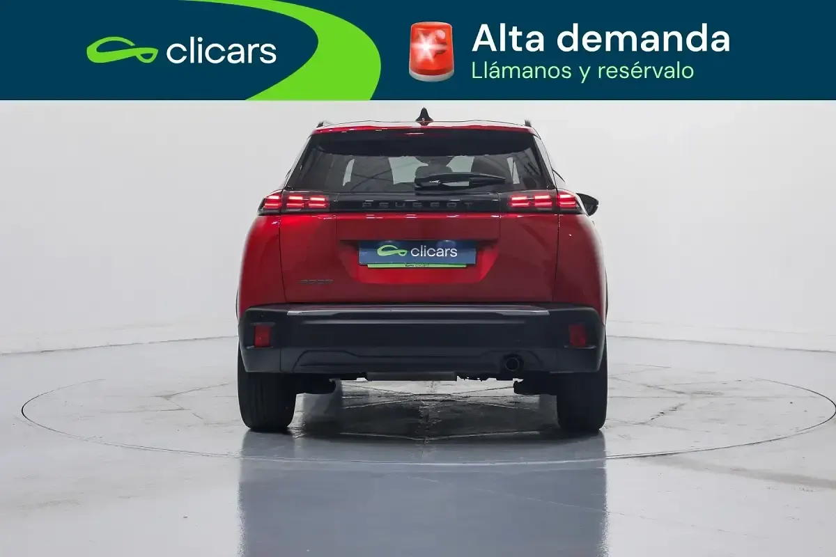 Usado Peugeot 2008 Allure 100 CV (73 kW) 2025 Rojo SUV