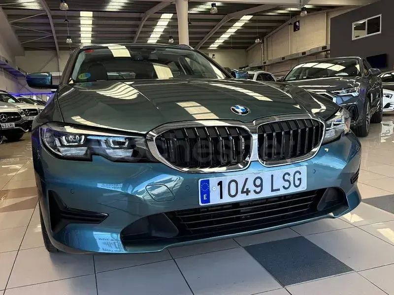 Usado BMW 318 150 CV (110 kW) 2021 Verde Familiar