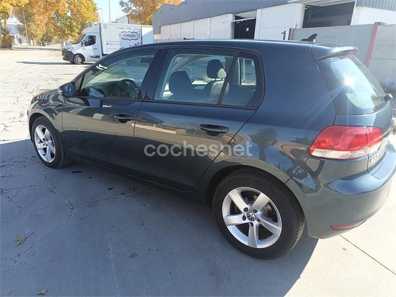 Usado VW Golf VI Advance 105 CV (77 kW) 2010 Gris / plata Utilitario