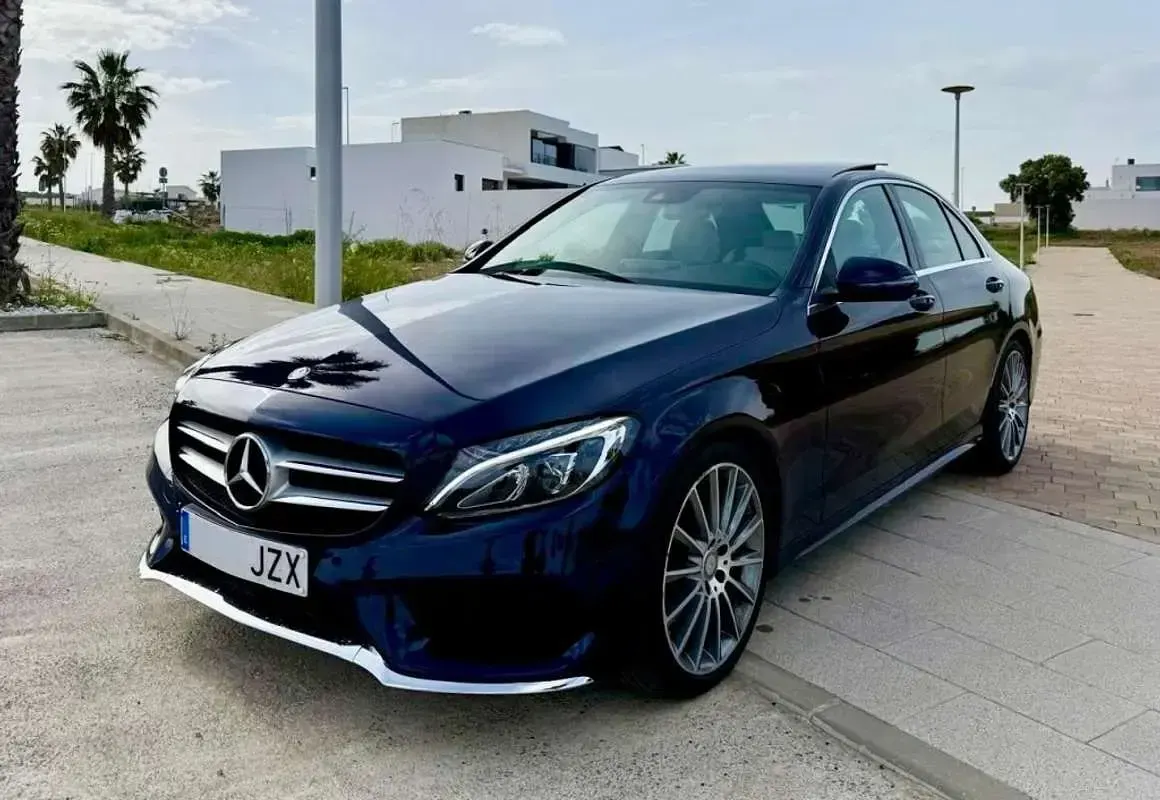 Usado Mercedes C220 AMG line 170 CV (125 kW) 2017 Berlina