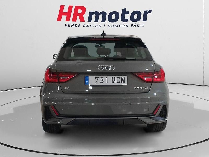 Usado Audi A1 Design 110 CV (80 kW) 2022 Gris SUV