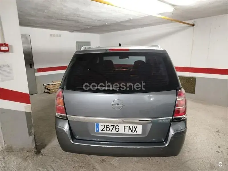 Usado Opel Zafira Cosmo 120 CV (88 kW) 2007 Gris / plata Monovolumen