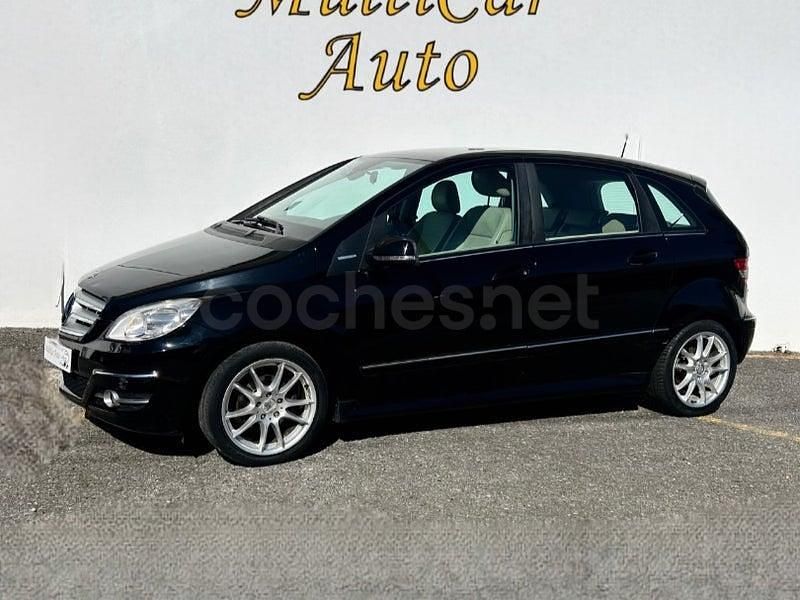 Usado Mercedes B160 Sport Edition 95 CV (69 kW) 2011 Negro Monovolumen