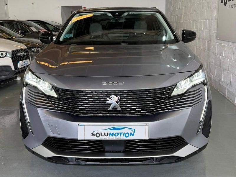 Usado Peugeot 3008 Allure 130 CV (95 kW) 2021 Gris / plata SUV