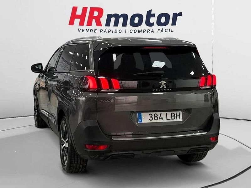 Usado Peugeot 5008 Allure 132 CV (97 kW) 2019 Gris SUV