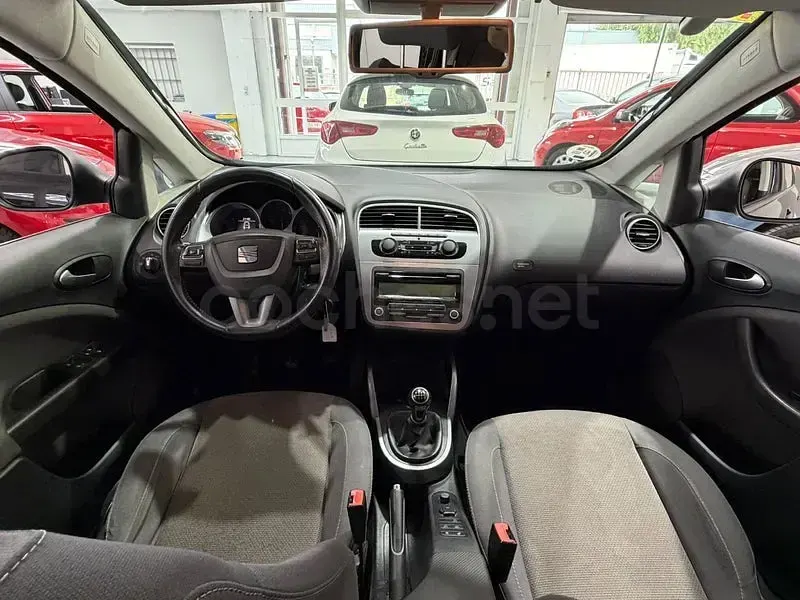 Usado Seat Altea Reference 105 CV (77 kW) 2010 Negro Monovolumen