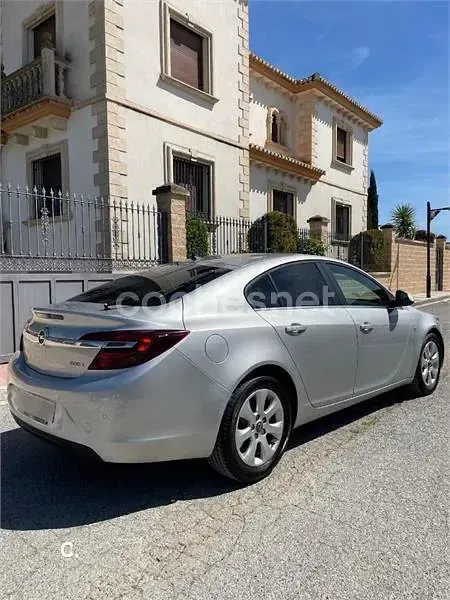 Usado Opel Insignia Selective 140 HP (102 kW) 2015 Cinzento Sedan