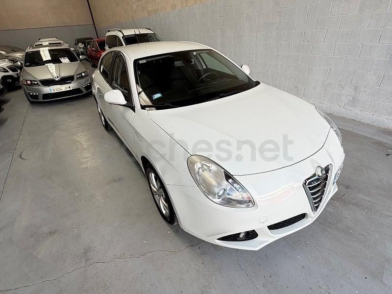 Usado Alfa Romeo Giulietta Progression 105 CV (77 kW) 2011 Blanco Utilitario