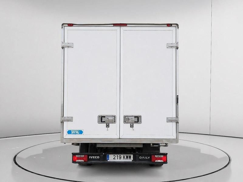 Usado Iveco Daily 146 CV (107 kW) 2019 Blanco Berlina