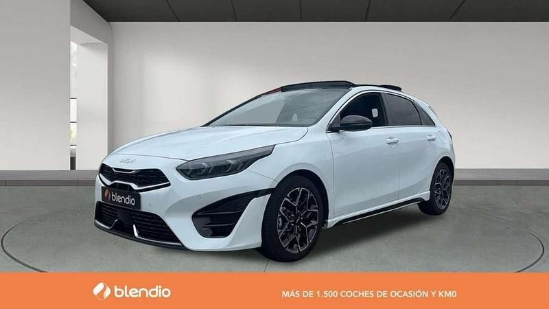 Blanco Usado 2024 Kia Ceed GT GT-Line Utilitario | 23.630 € (Precio justo) - Imagen 1/4