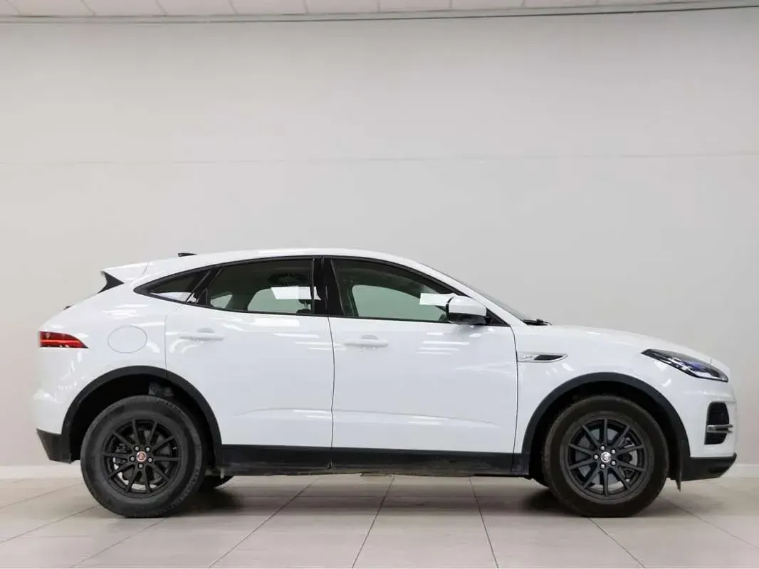 Usado Jaguar E-Pace 160 CV (117 kW) 2021 Blanco SUV