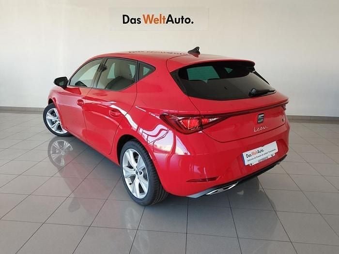 Usado Seat Leon FR 150 CV (110 kW) 2021 Rojo