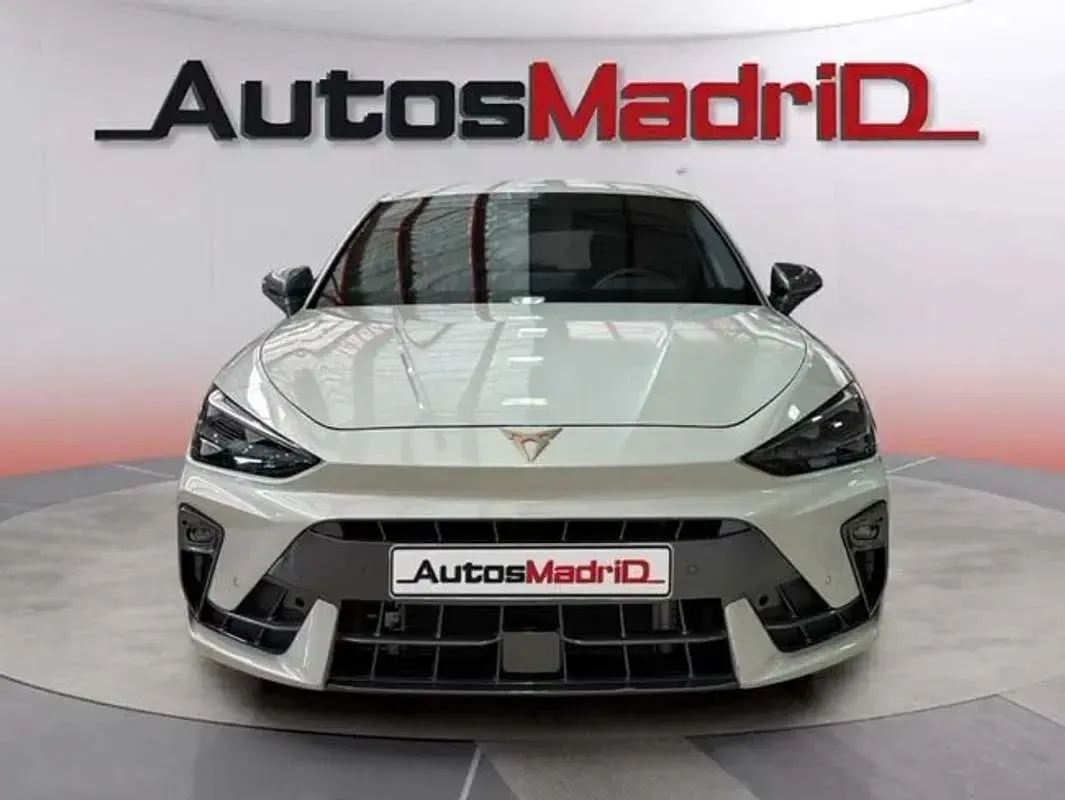 Usado Cupra Leon 150 CV (110 kW) 2024 Gris Utilitario