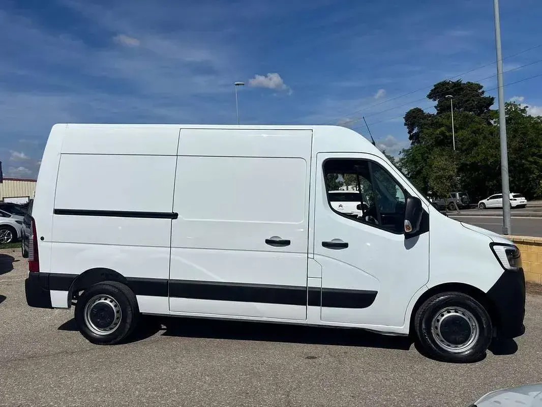 Usado Renault Master 135 CV (99 kW) 2021 Blanco Monovolumen