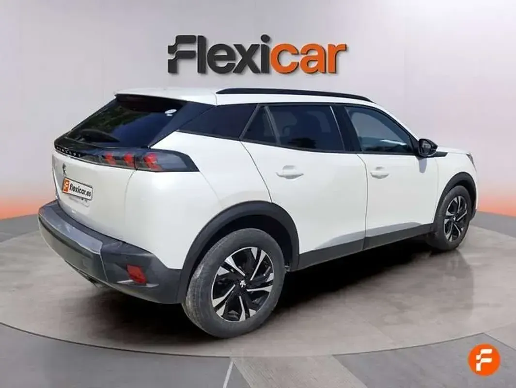 Usado Peugeot 2008 Allure 101 CV (74 kW) 2022 Blanco SUV