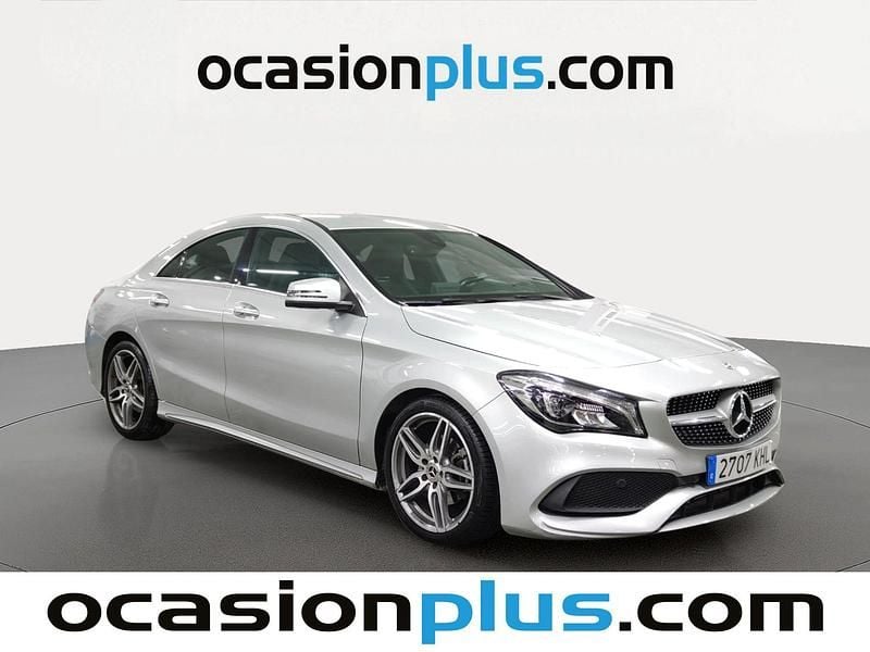 Usado Mercedes CLA200 AMG 136 CV (100 kW) 2018 Gris plata Berlina