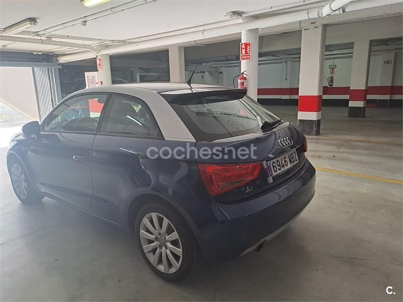 Usado Audi A1 Attraction 86 CV (63 kW) 2011 Azul Berlina