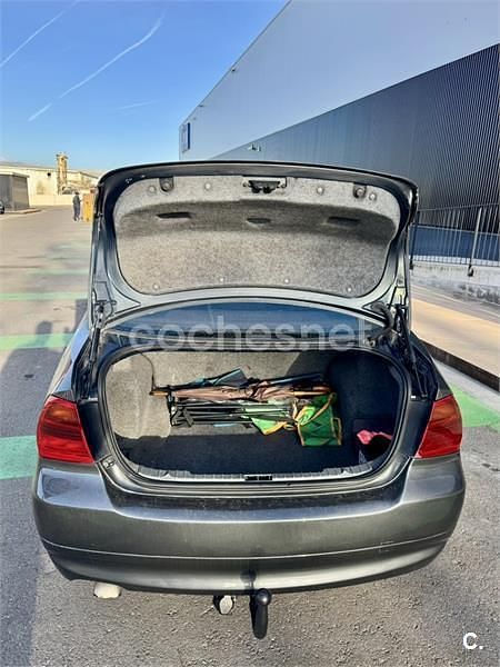 Usado BMW 320 163 CV (119 kW) 2006 Gris / plata Berlina