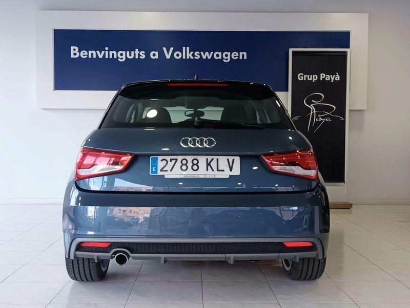 Usado Audi A1 Sportback Ambition 116 CV (85 kW) 2018 Azul Utilitario