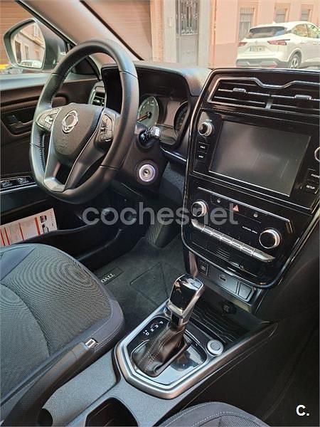 Usado Ssangyong (KGM) Tivoli 163 CV (119 kW) 2021 Negro SUV