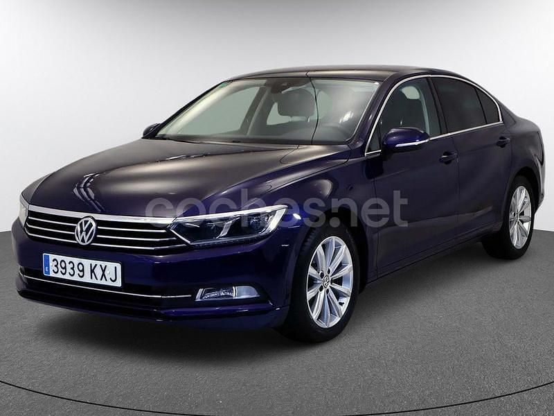 Usado VW Passat Advance 120 CV (88 kW) 2019 Azul Berlina