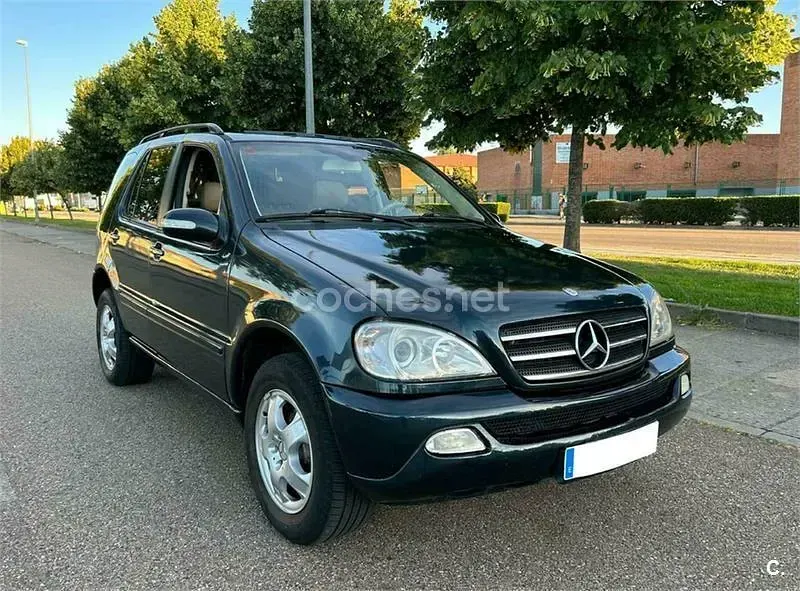 Usado Mercedes ML320 218 CV (160 kW) 2002 Azul SUV