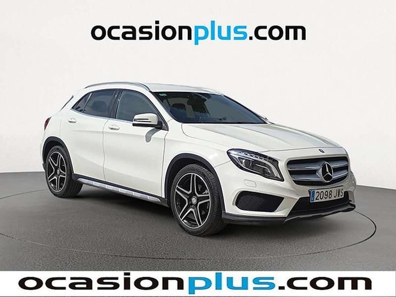 Blanco Usado 2017 Mercedes GLA200 AMG line SUV | 22.200 € (Precio justo) - Imagen 1/3