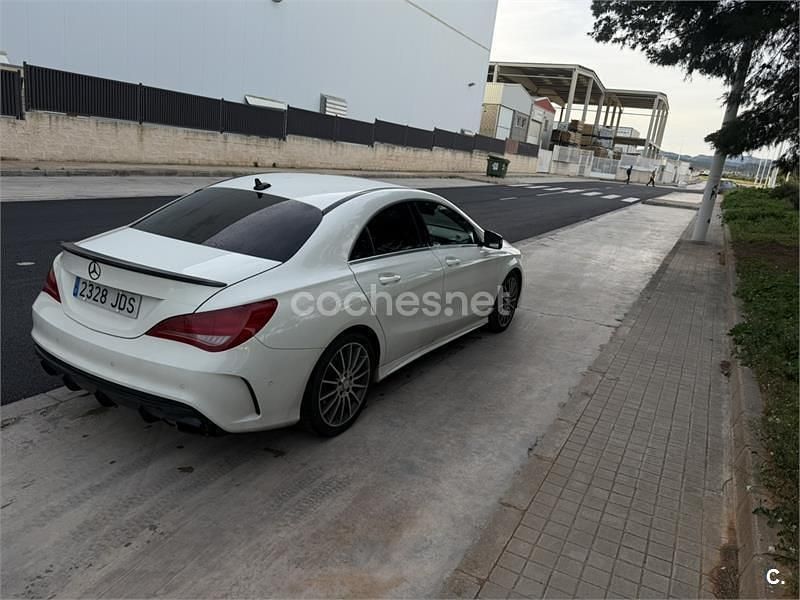 Usado Mercedes CLA200 AMG line 136 CV (100 kW) 2015 Blanco Berlina