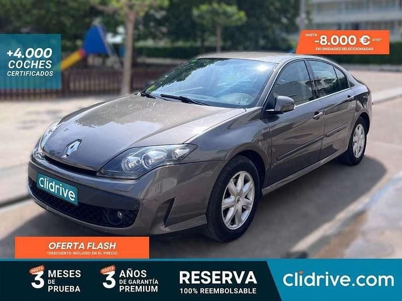 Usado Renault Laguna III Dynamique 131 CV (96 kW) 2010 Gris Berlina