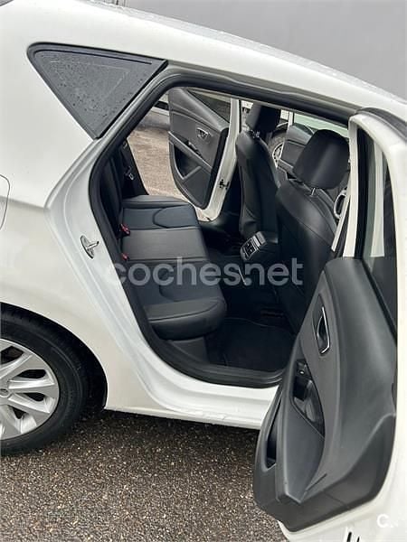 Usado Seat Leon I-Tech 105 CV (77 kW) 2014 Blanco Berlina