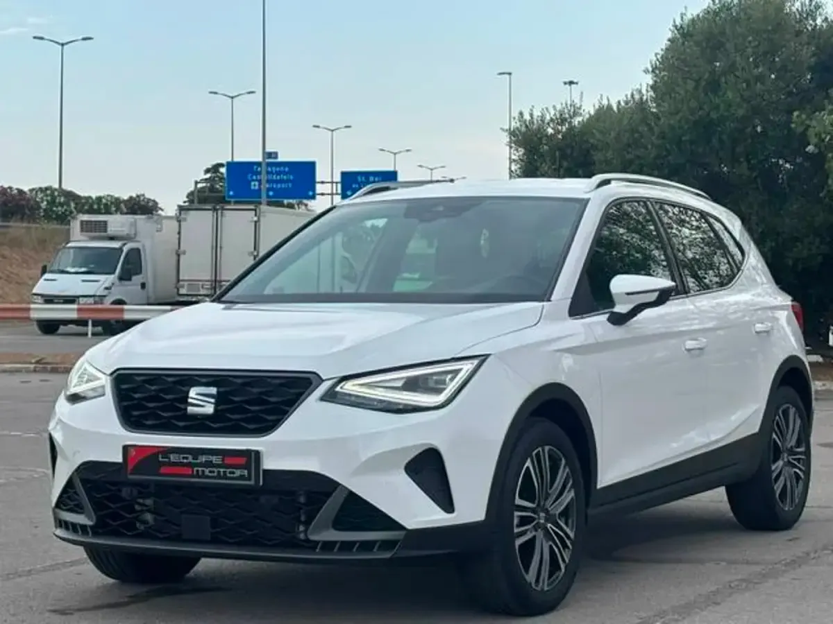 Usado Seat Arona FR 115 CV (84 kW) 2025 SUV