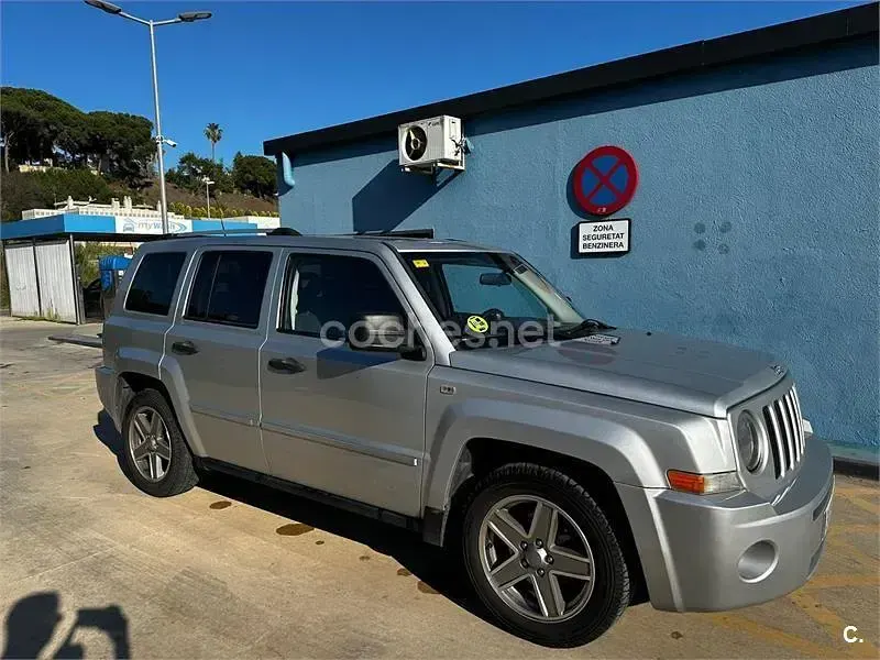 Usado Jeep Patriot Limited 140 CV (102 kW) 2007 Gris / plata SUV