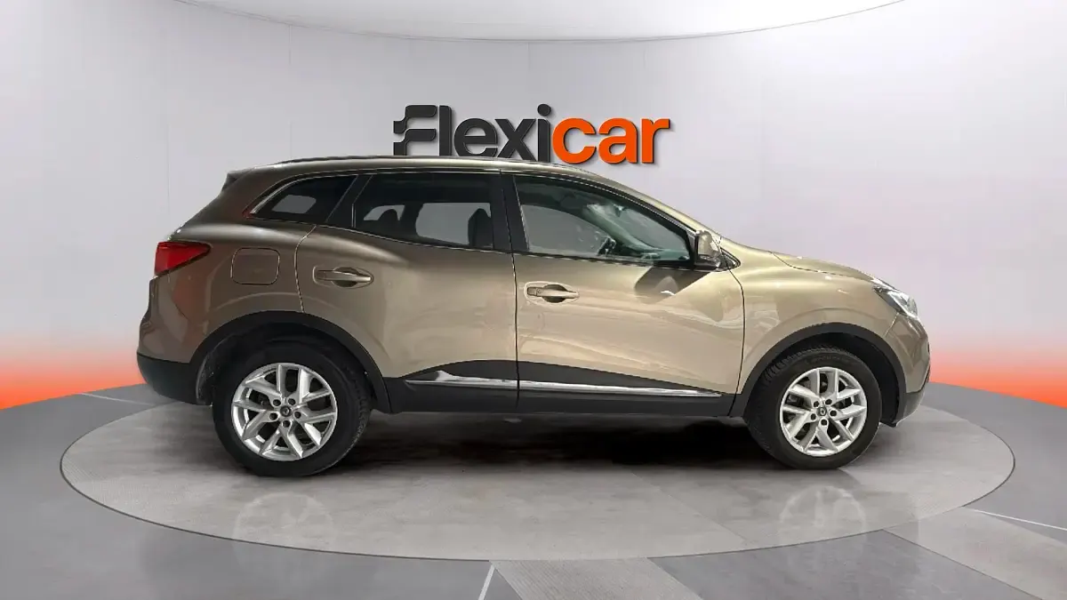 Usado Renault Kadjar Life 130 CV (95 kW) 2017 Marrón SUV