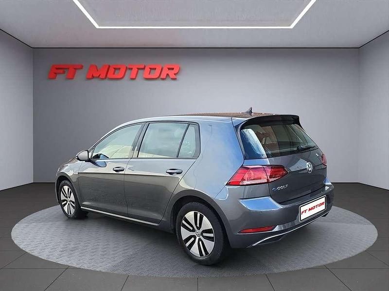 Usado VW e-Golf 100 kW (136 CV) 2020 Gris Utilitario