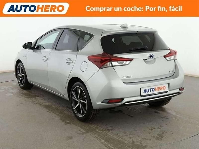 Usado Toyota Auris Hybrid Edition 136 CV (100 kW) 2017 Gris Utilitario
