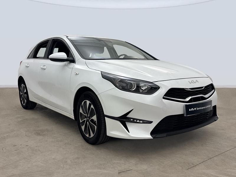 Usado Kia Ceed 101 CV (74 kW) 2024 Blanco Utilitario