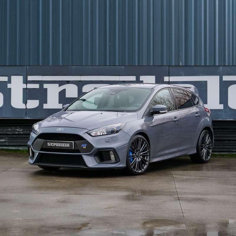 Usado Ford Focus Performance Edition 350 CV (257 kW) 2017 Gris Utilitario