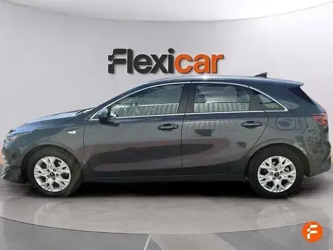 Usado Kia Ceed 136 CV (100 kW) 2023 Azul Utilitario