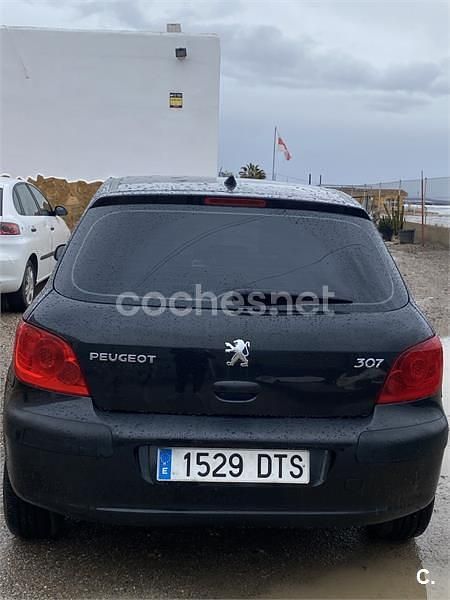 Usado Peugeot 307 110 CV (80 kW) 2005 Negro Berlina