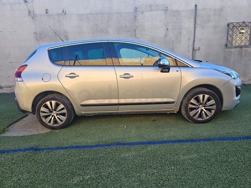 Usado Peugeot 3008 Access 120 CV (88 kW) 2014 Gris / plata Familiar