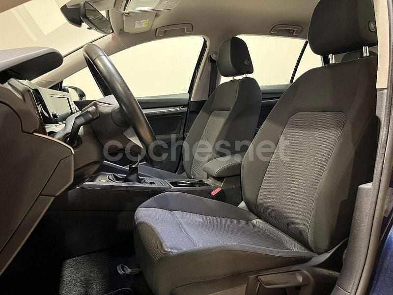 Usado VW Golf VIII 110 CV (80 kW) 2021 Azul Berlina