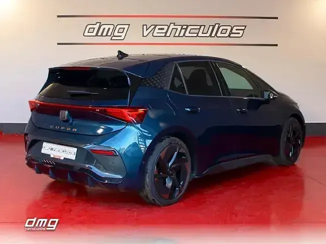 Käytetty Cupra Born e-Boost 169 kW (231 HP) 2022 Sininen Viistoperä