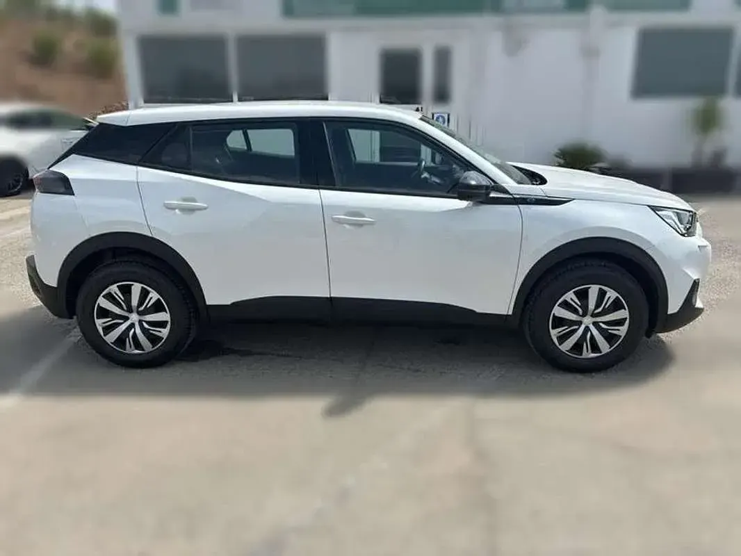Usado Peugeot e-2008 Active 100 kW (136 CV) 2022 Blanco SUV