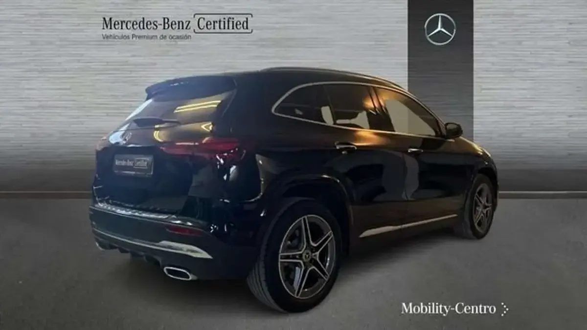 Usado Mercedes GLA250 165 CV (121 kW) 2025 Negro SUV